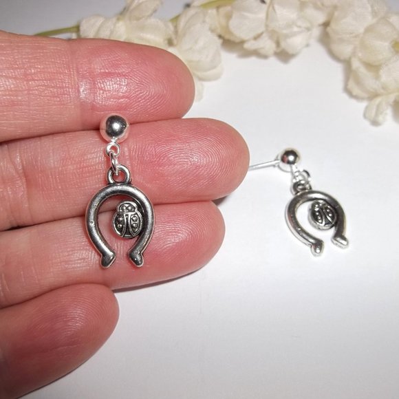 Earring Silver Ladybug Horseshoe Good Luck Symbol Sign Post Stud Gift Girl C509 - Picture 4 of 6